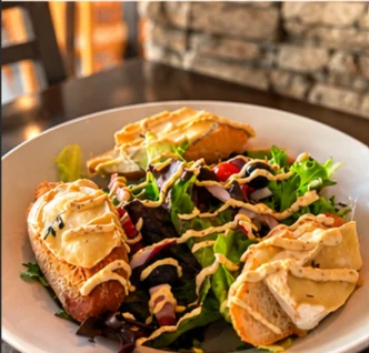 Salade de chèvre chaud sur toasts